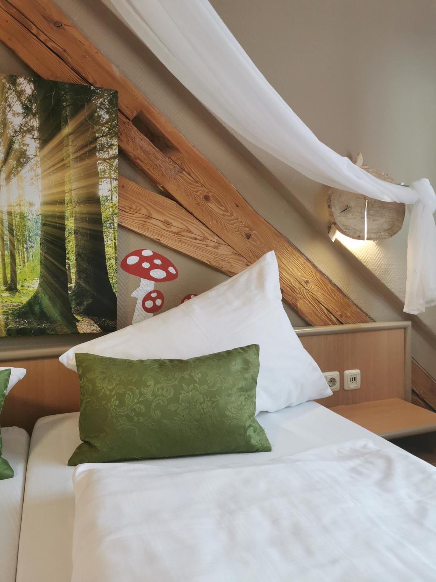 Gasthaus & Hotel Drei Lilien Werbach 外观 照片