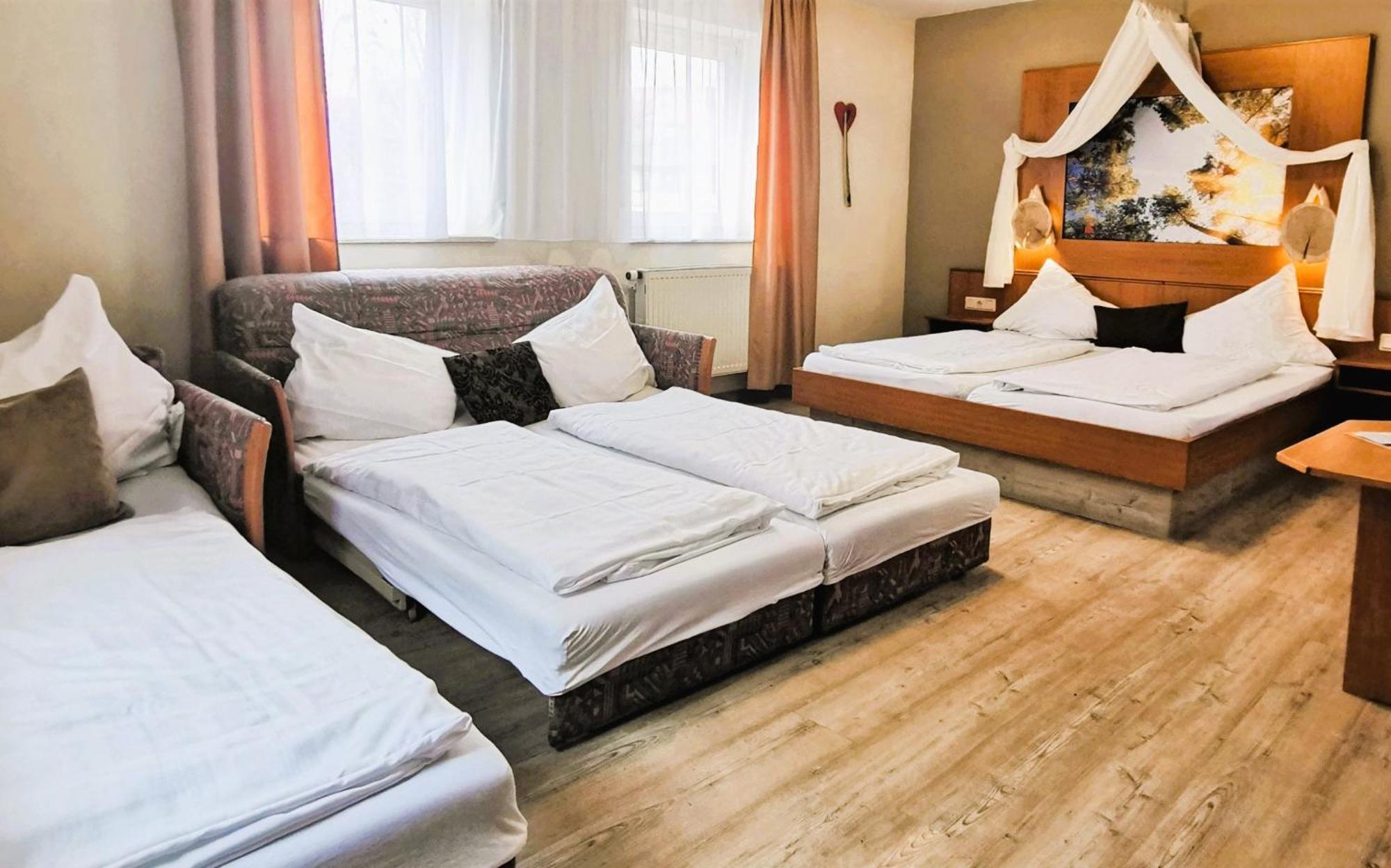 Gasthaus & Hotel Drei Lilien Werbach 外观 照片