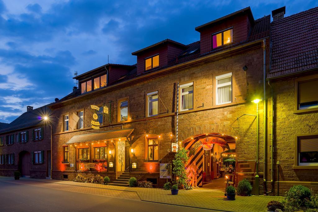 Gasthaus & Hotel Drei Lilien Werbach 外观 照片